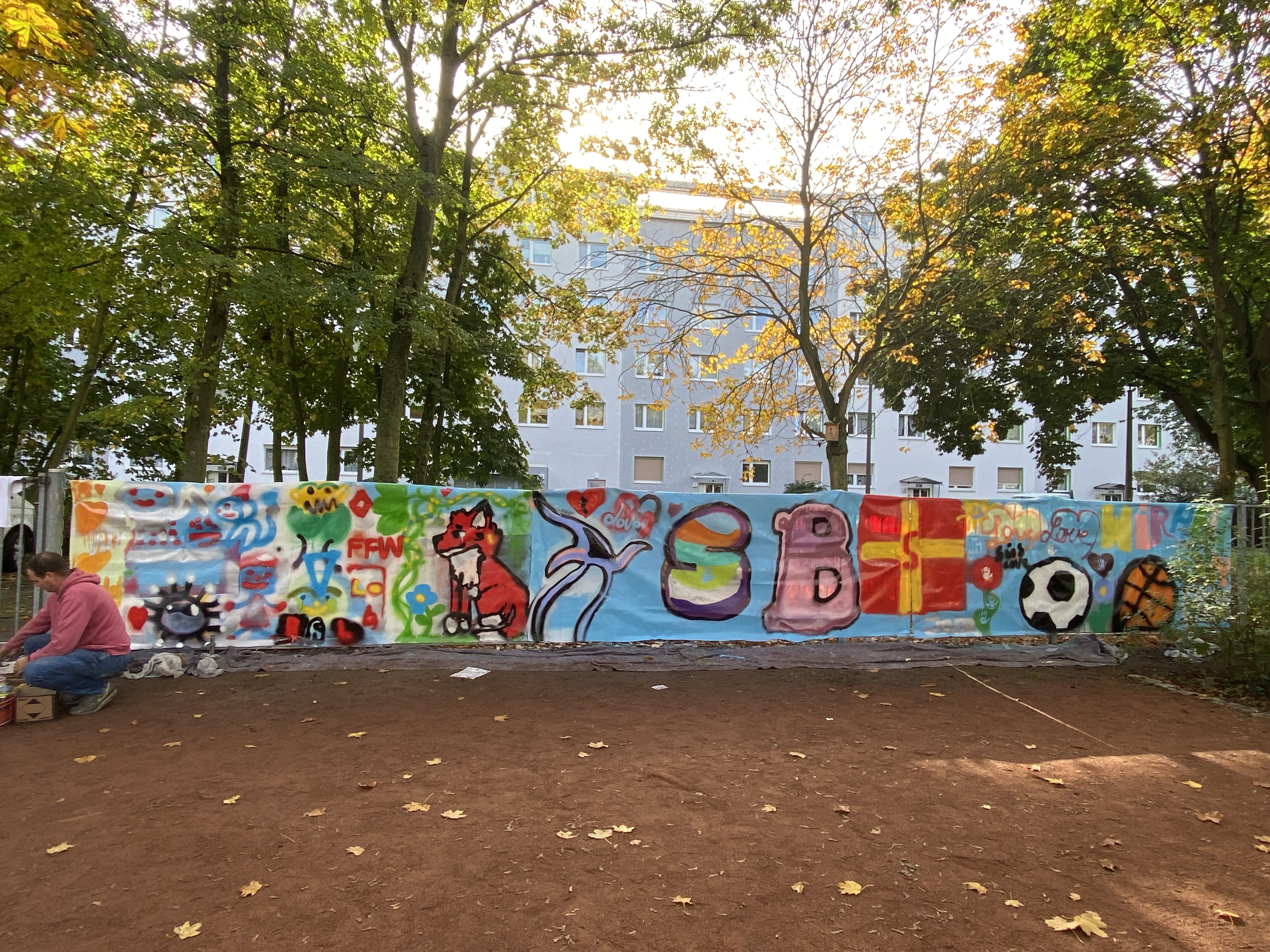 Das Highlight der Herbstferien für die ASB-Kids war der Graffiti-Workshop mit dem halleschen Graffitikünstler Michael Gensen.