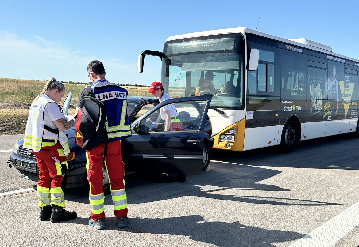 Rettungskräfte übten erfolgreich auf der Autobahn 14