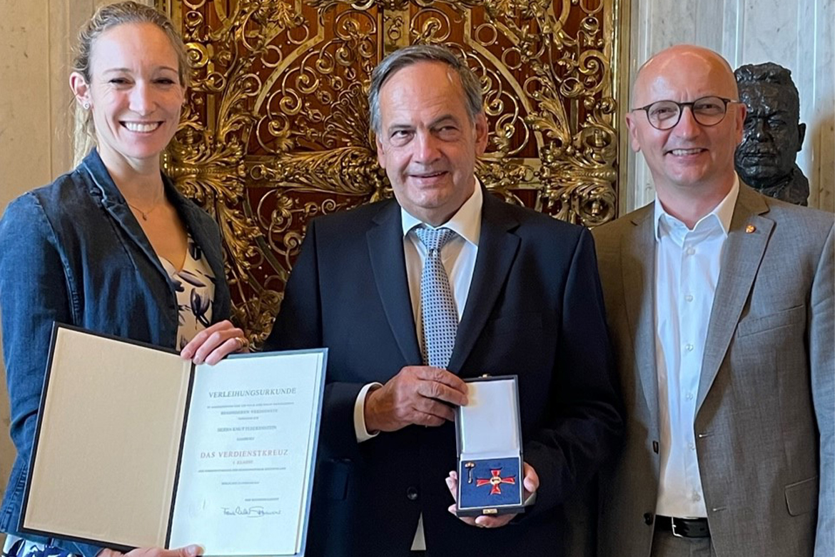 ASB-Bundesvorsitzender wurde Knut Fleckenstein mit dem Bundesverdienstkreuz 1. Klasse ausgezeichnet! Wir gratulieren!