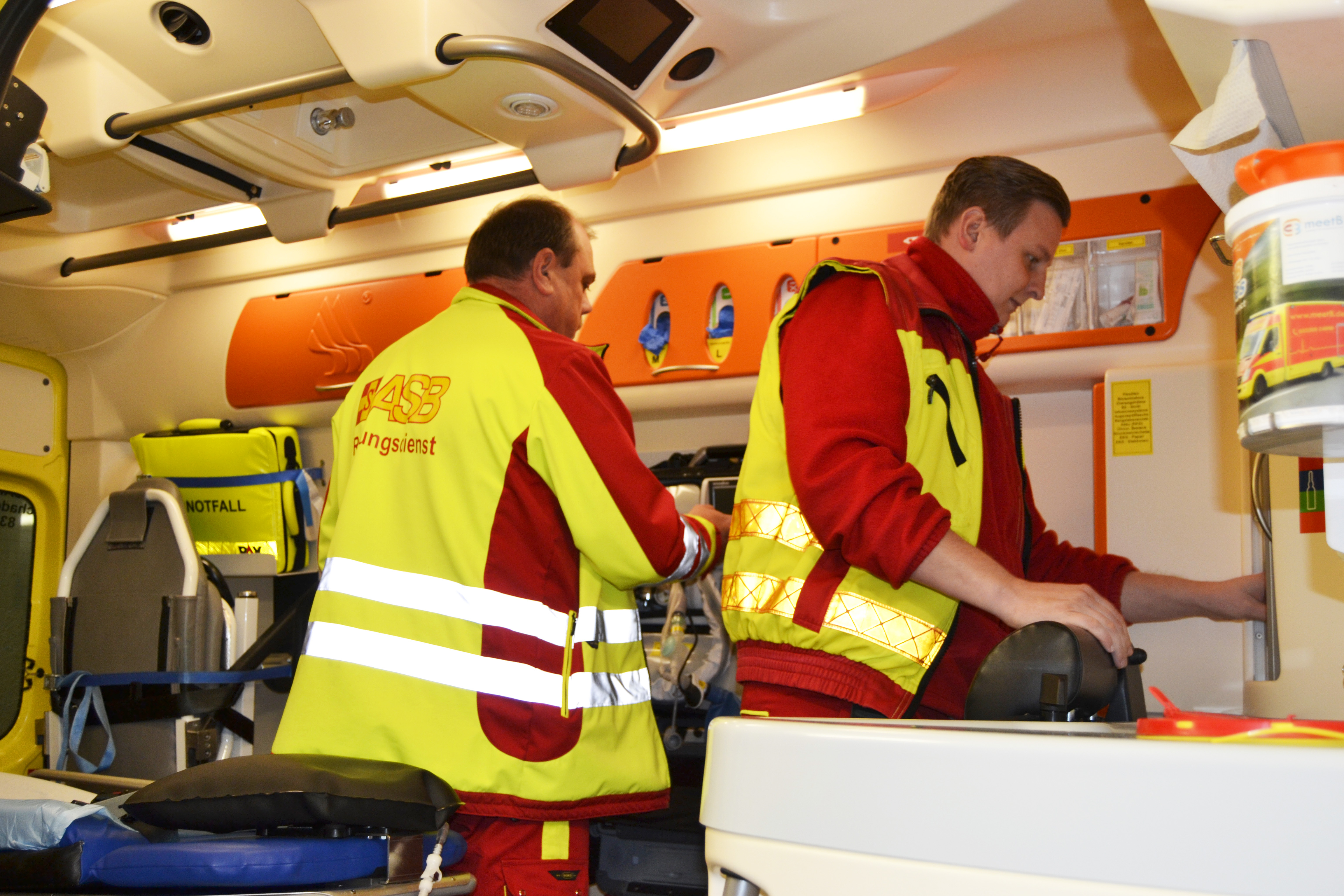 Beruf: Lebensretter! Ein Vormittag in der Rettungswache Schadeleben.