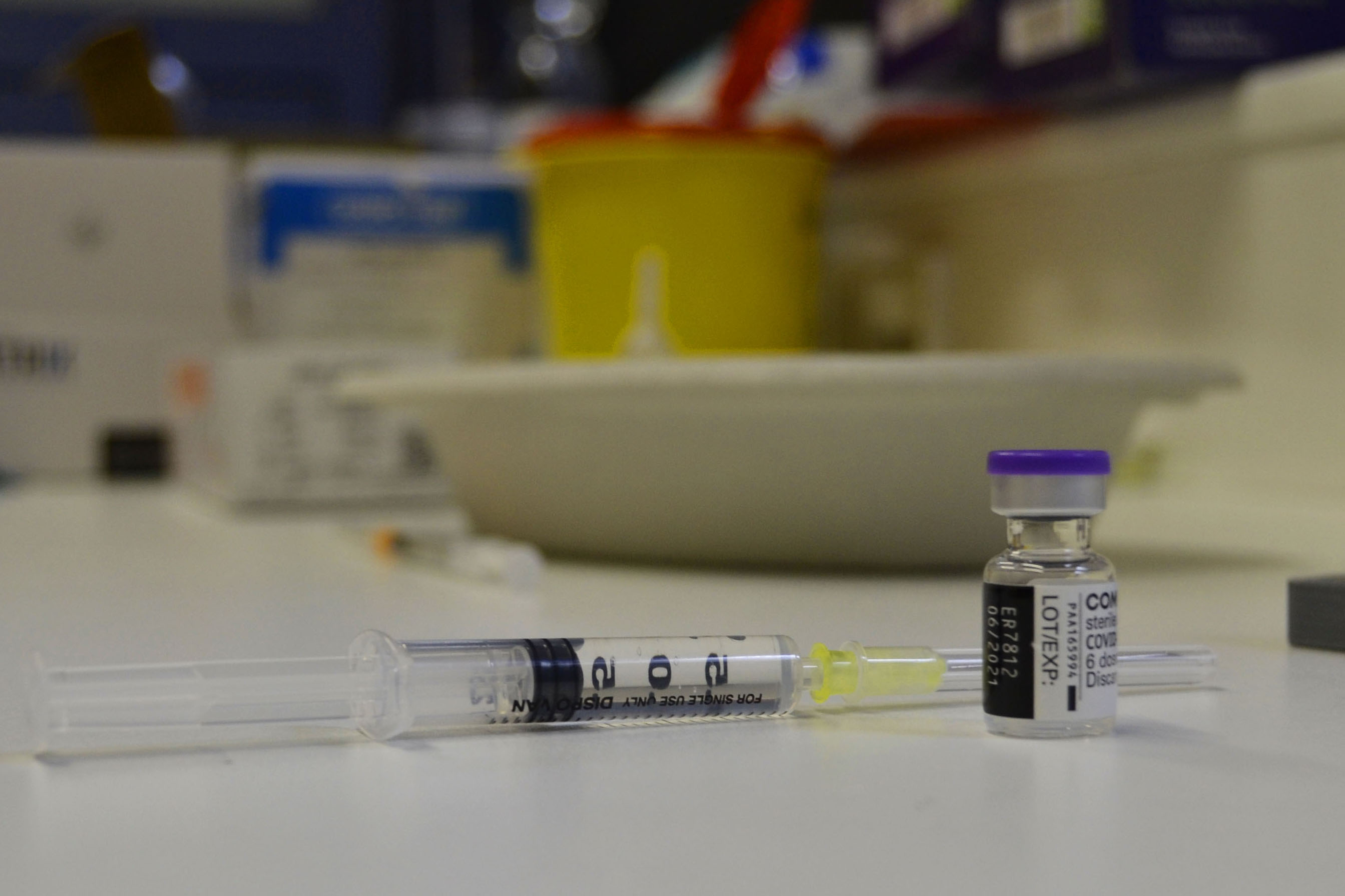 ASB in Sachsen-Anhalt engagiert sich im Kampf gegen die Pandemie, ist aktiv in Impfzentren und führt tausende Corona-Tests durch.