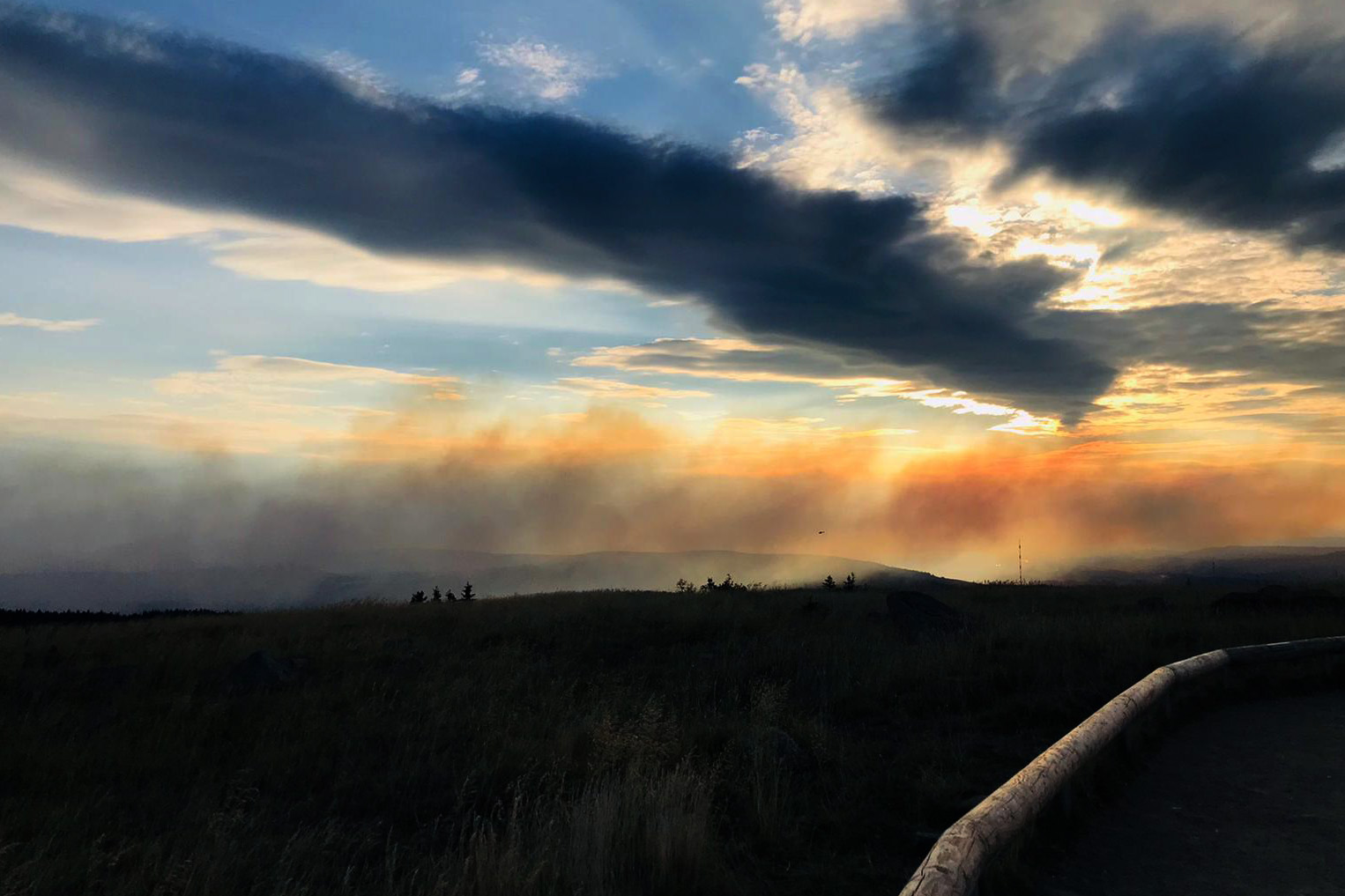 ASB-Einsatzkräfte unterstützen über 200 Feuerwehrleute weiterhin bei den umfangreichen Löscharbeiten im Nationalpark Harz.