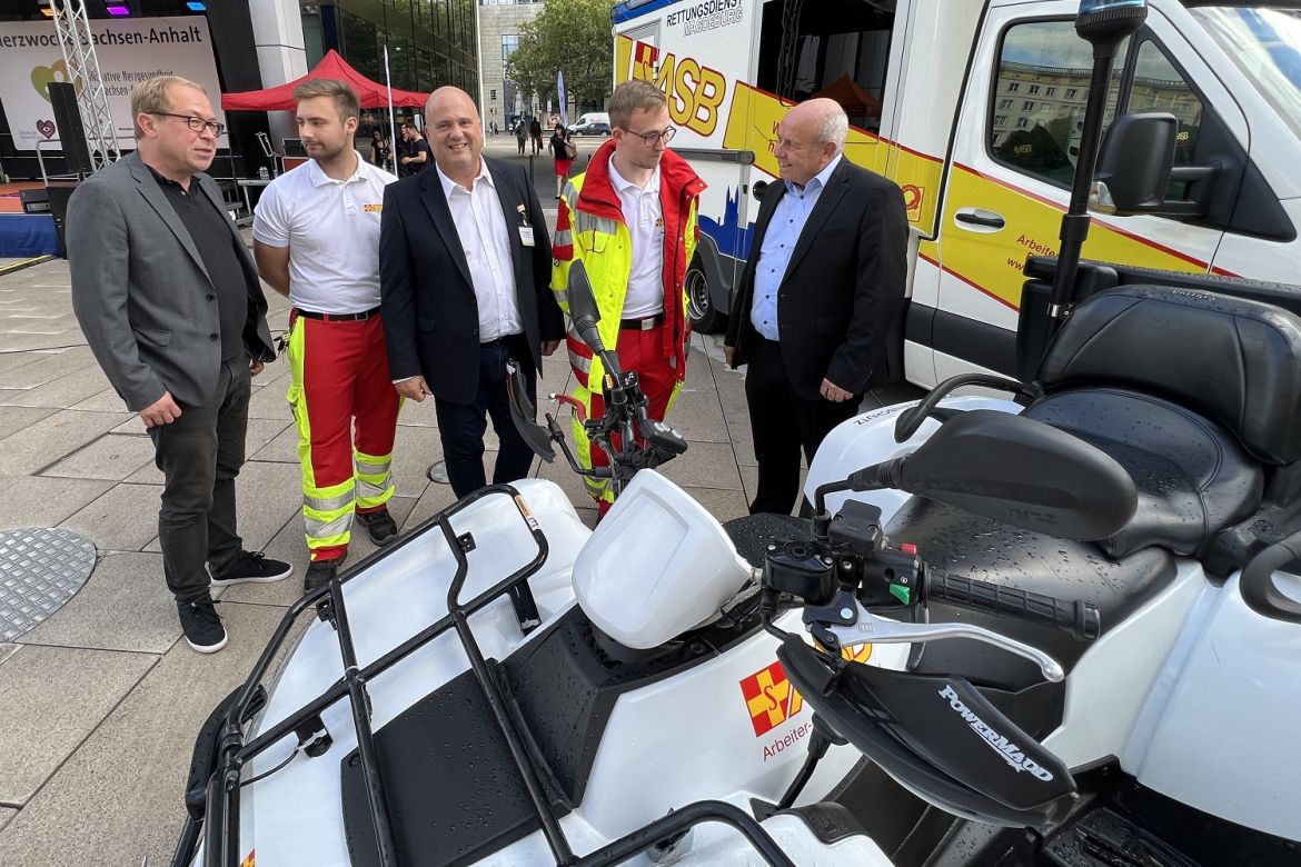 Rettungsdienst Magdeburg präsentiert sich.jpg