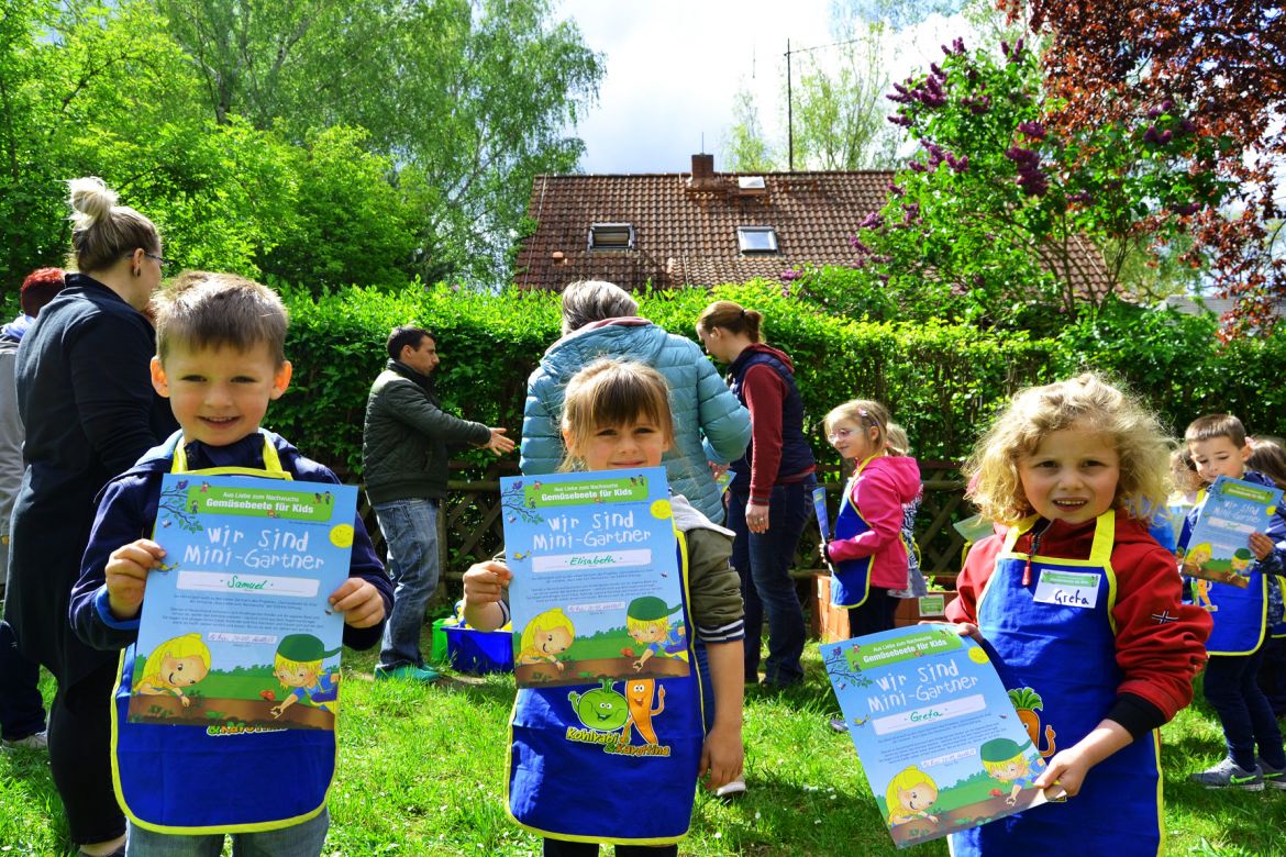 Strahlender Sonnenschein und strahlende Mini-Gärtner!.jpg