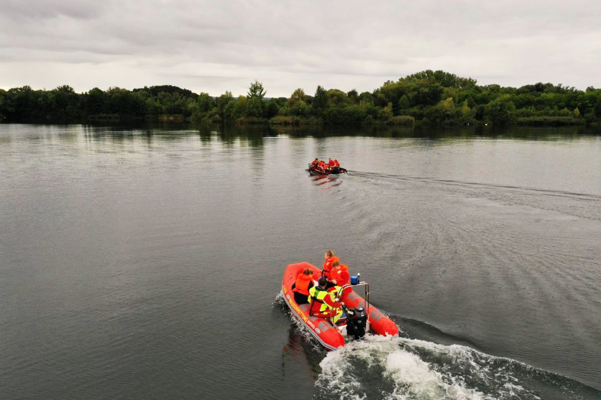 Lebensretter auf dem Wasser.jpg