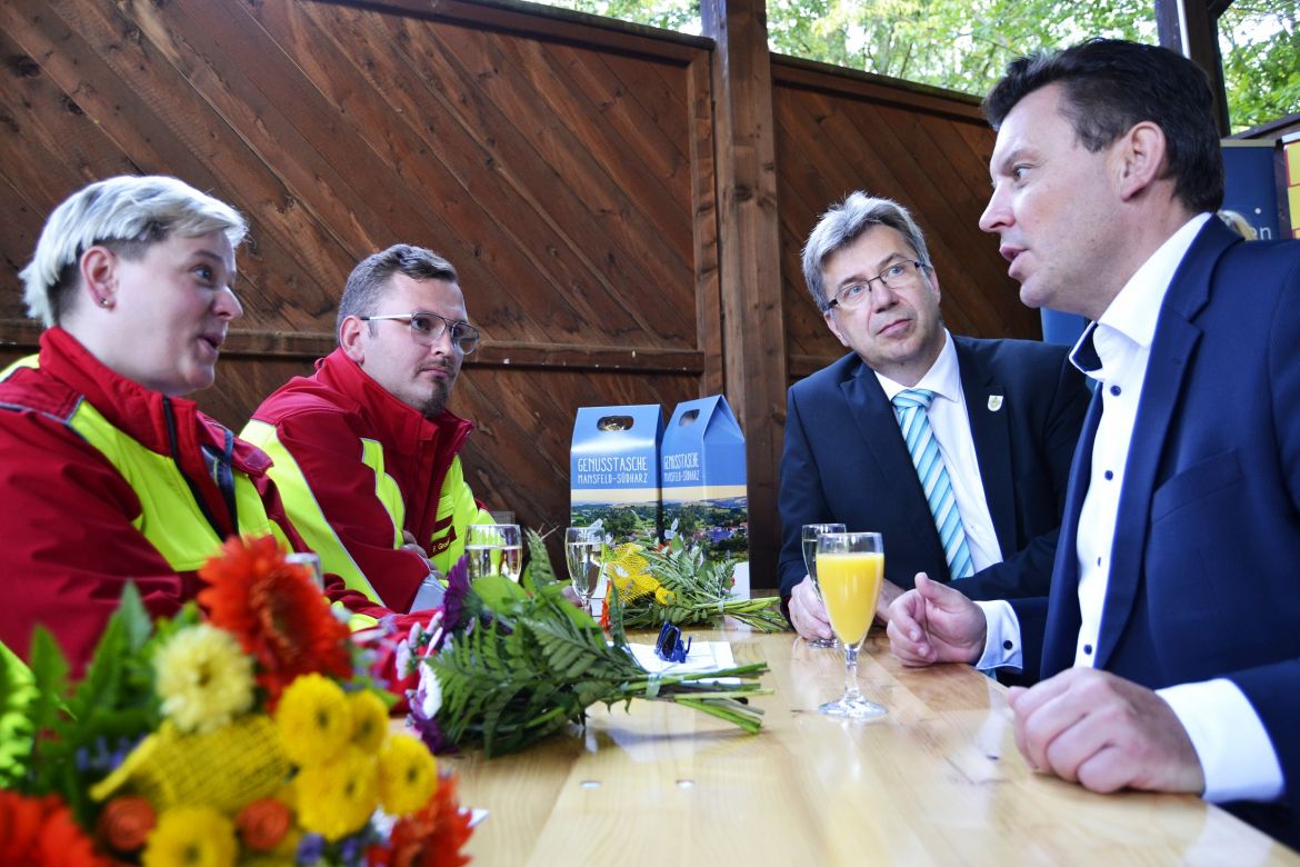 Die Schilderungen der Fluthelfer lassen niemanden kalt.jpg