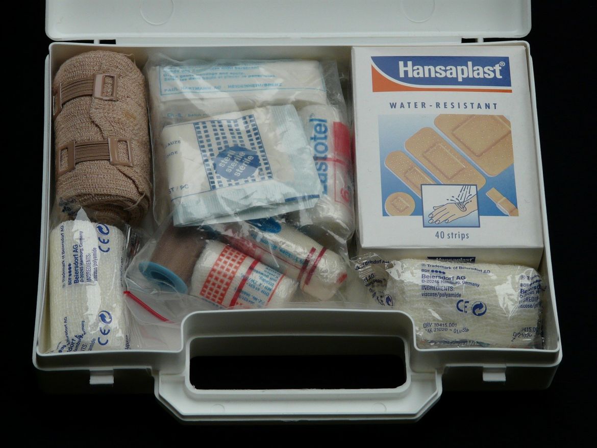 first-aid-kit-62643_1920.jpg