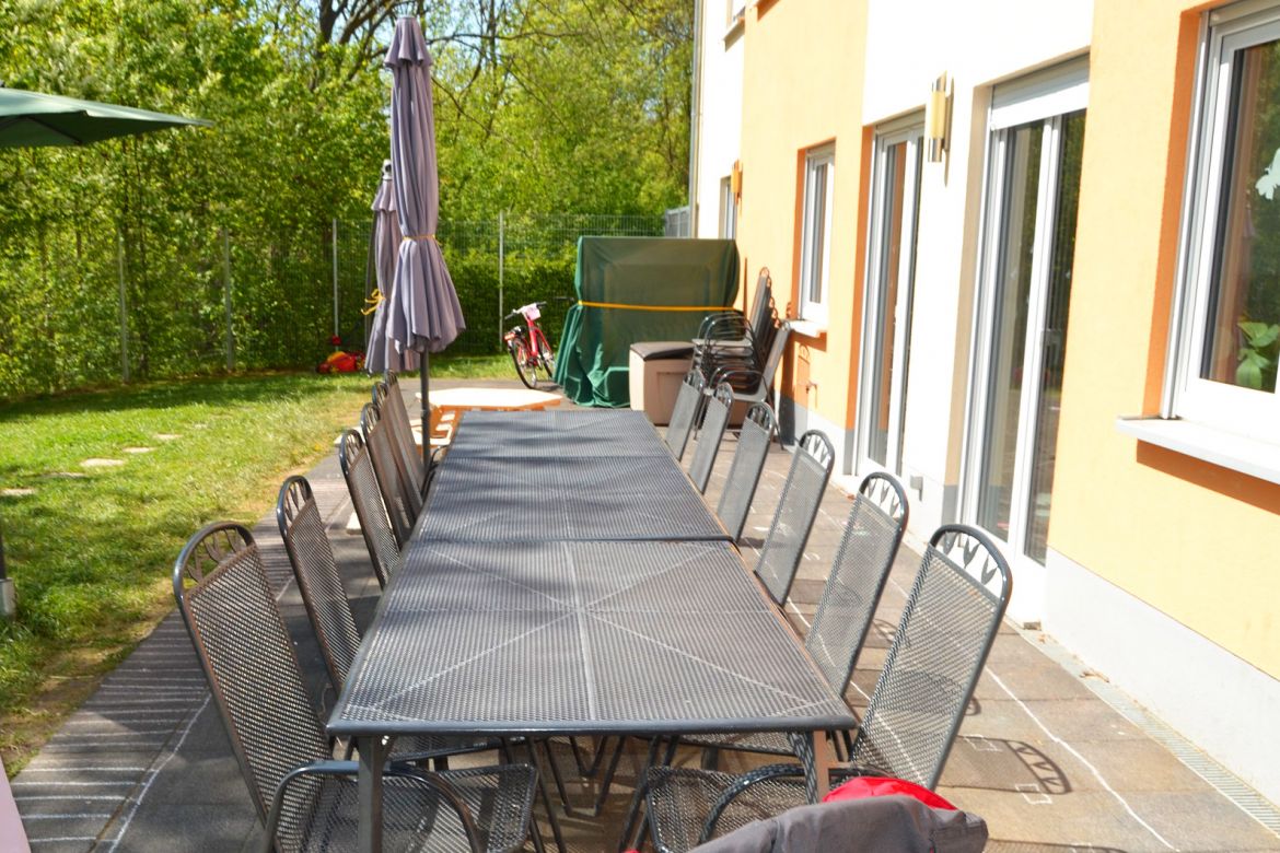 Ganz hinten links soll die Sandkiste stehen. neu.jpg
